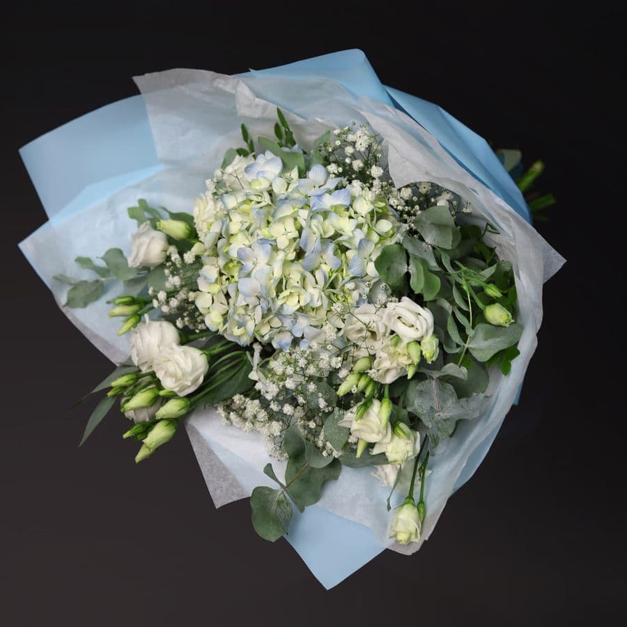 Букет из Гортензии, Эустомы и Гипсофилы «Легкий бриз»