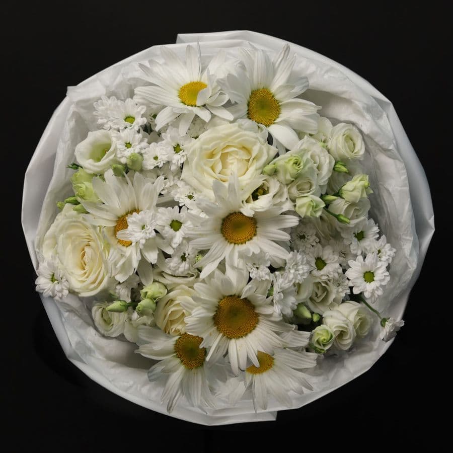 Букет из Ромашек, Сантини, Эустомы и Роз «Летнее свидание»