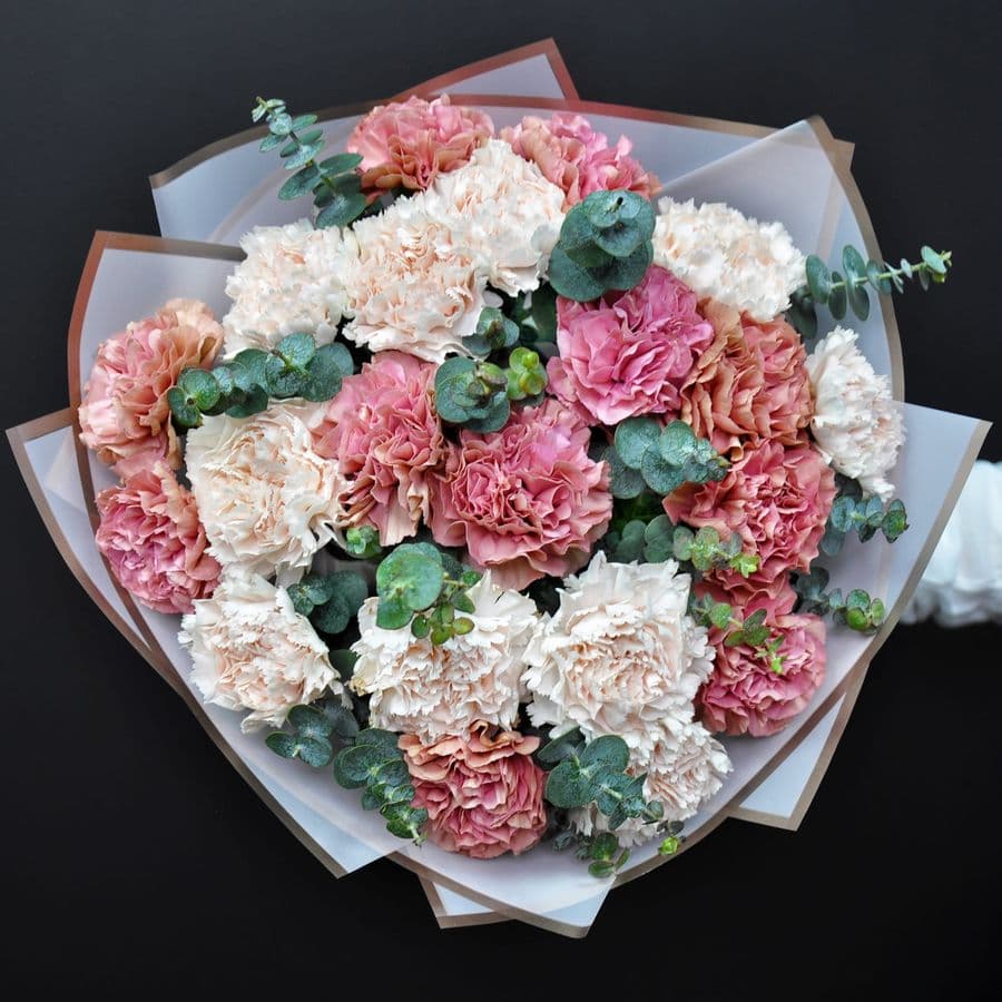 Букет из Диантуса Микс цветов и Эвкалипта «Пудровый Диантус»