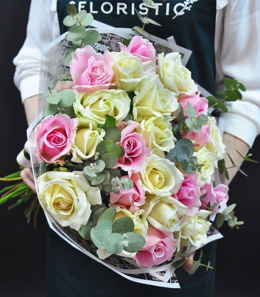 Букет из Розы Пинк и Розы Аваланж 60 см «Голландская Мечта»