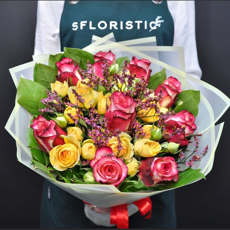 Букет из Роз и Лимониума "Лучший комплимент"