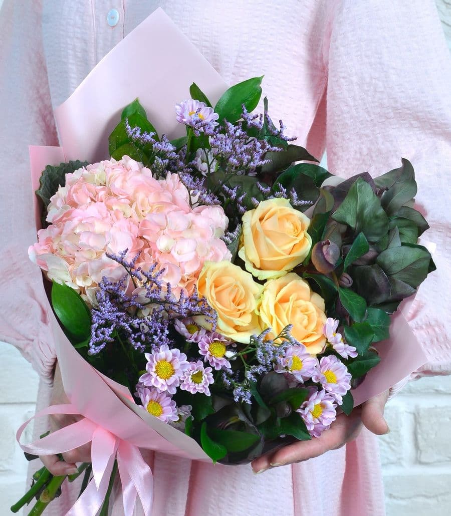 Букет из Гортензии, Лимониума и Роз "Переливы"
