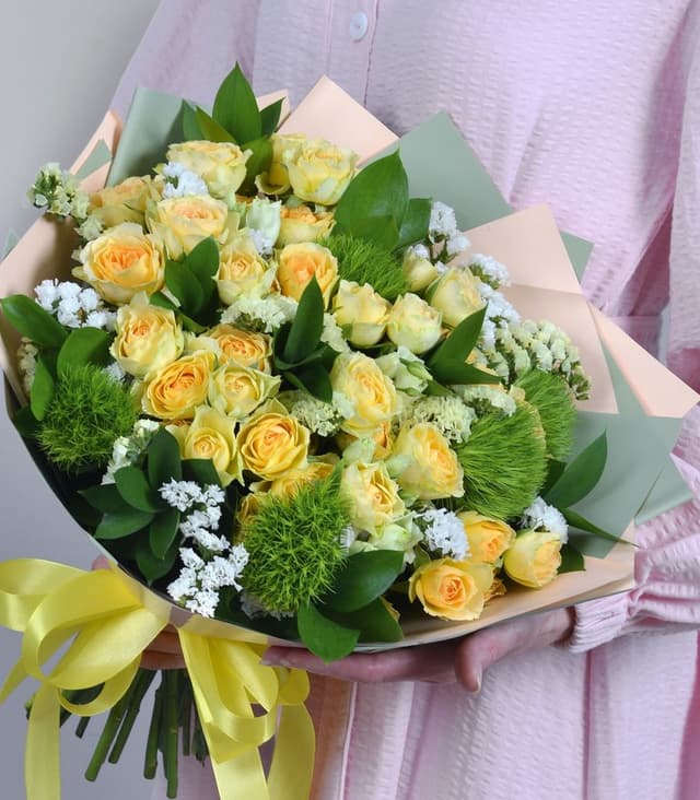 Букет из Зеленой Гвоздики и персиковых Роз «Нежный персик» Букет из Зеленой Гвоздики и персиковых Роз «Нежный персик»