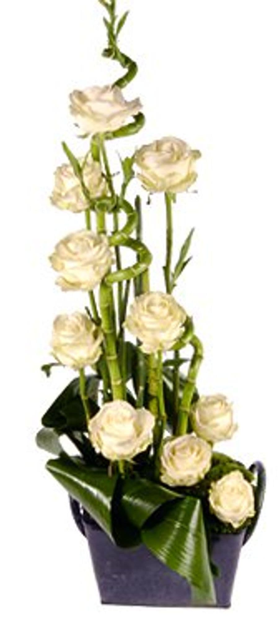 Композиция из Роз, Аспидистры и Бамбука «Роуз стволовой»