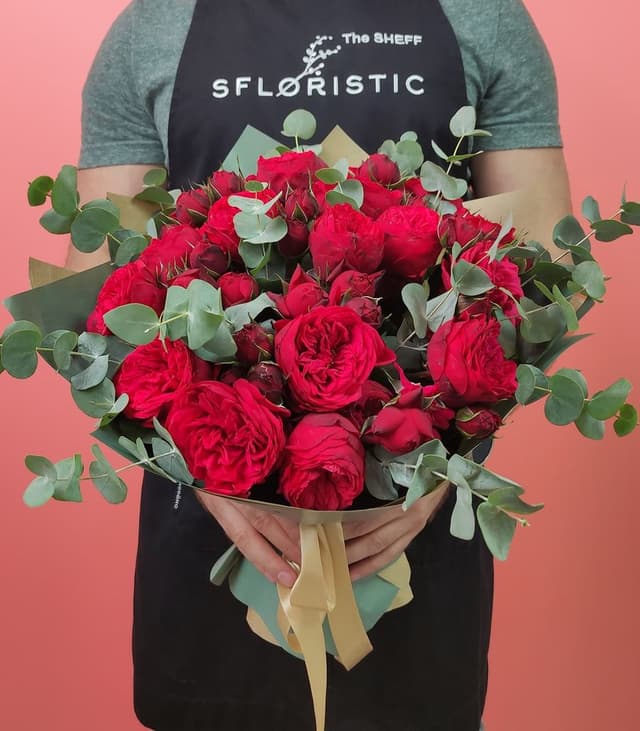 Букет из Роз Ред Пиано с Эвкалиптом «Пиано» Букет из Роз Ред Пиано с Эвкалиптом «Пиано»