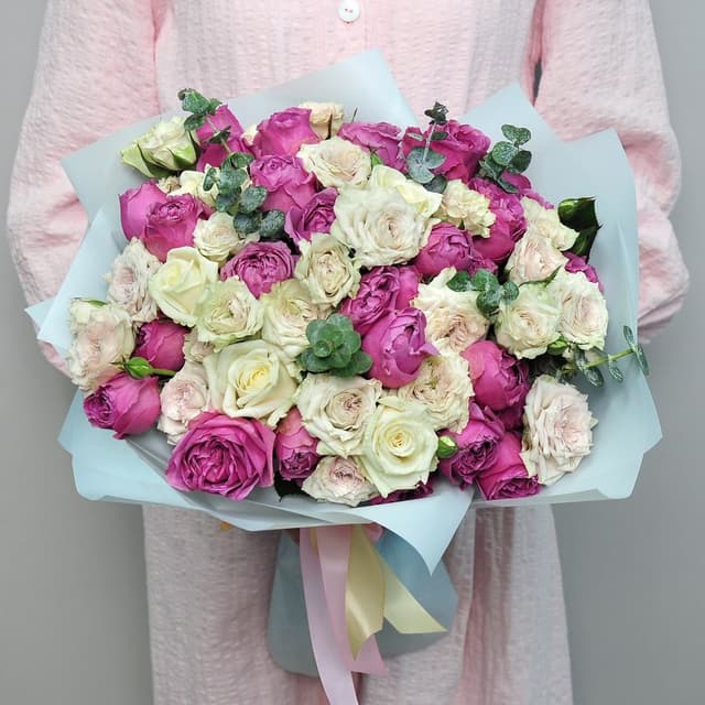 Букет из Кустовых Роз «Лучезарной» Букет из Кустовых Роз «Лучезарной»