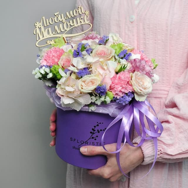 Композиция из Роз «Воздушный» в шляпной коробке Композиция из Роз «Воздушный» в шляпной коробке