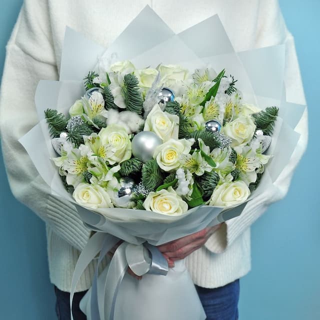 Букет Новогодний из Розы, Альстромерии и Хлопка «Зимнее утро» Букет Новогодний из Розы, Альстромерии и Хлопка «Зимнее утро»