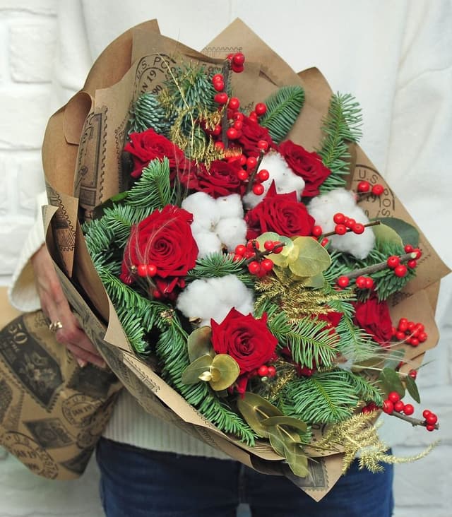 Букет Новогодний из Розы, Хлопка "Красный закат" Букет Новогодний из Розы, Хлопка "Красный закат"