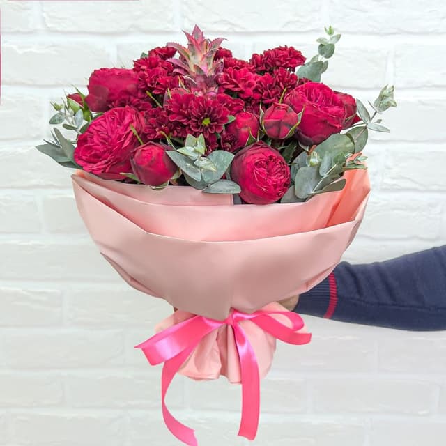 Букет из Ред Пиано, Кустовой Хризантемы и Ананаса «Таинственный остров» Букет из Ред Пиано, Кустовой Хризантемы и Ананаса «Таинственный остров»