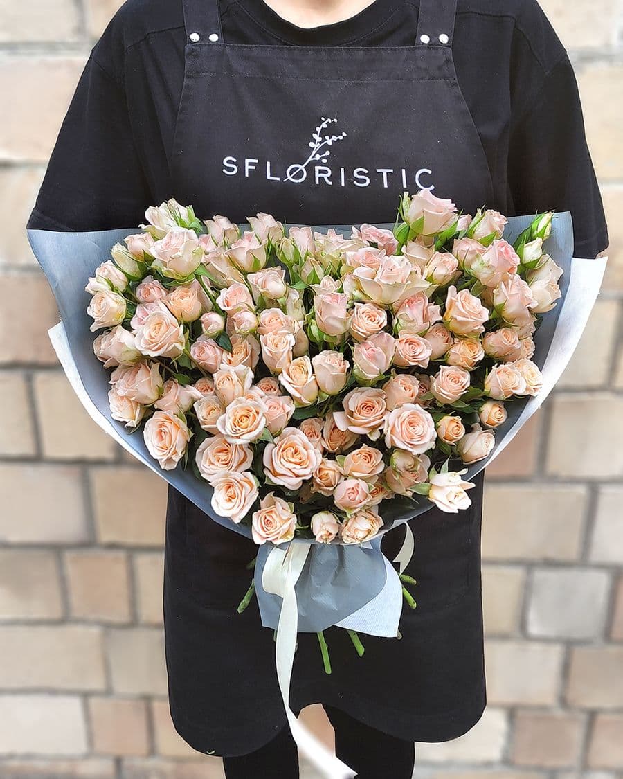 Букет Кустовых Роз «Бесценной»