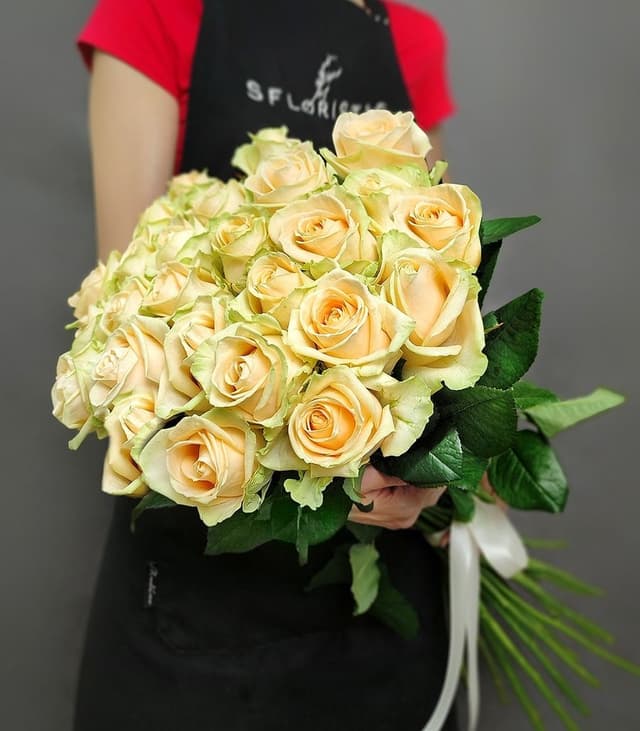 Букет Персиковых Роз 60 см «Грациозной» Букет Персиковых Роз 60 см «Грациозной»