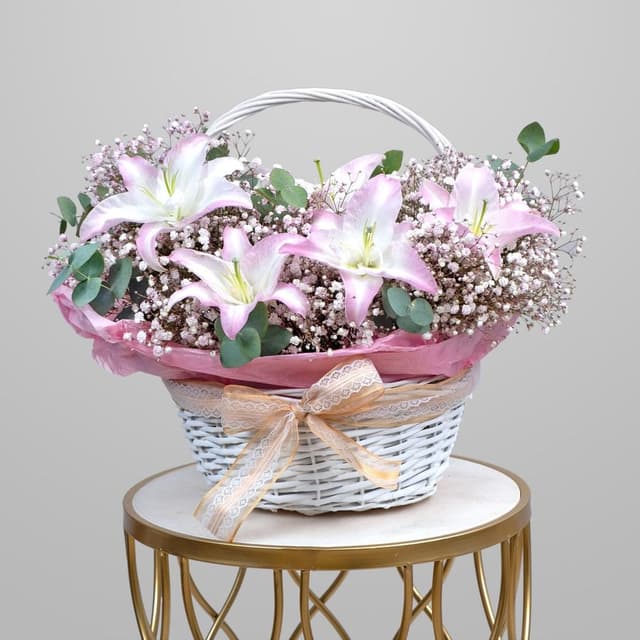 Корзина из Гипсофилы и Лилии в корзине «Дыханье ветра» Корзина из Гипсофилы и Лилии в корзине «Дыханье ветра»
