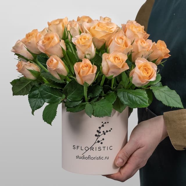 Композиция из Роз Кения 25 шт в шляпной коробке «Сочный персик» Композиция из Роз Кения 25 шт в шляпной коробке «Сочный персик»