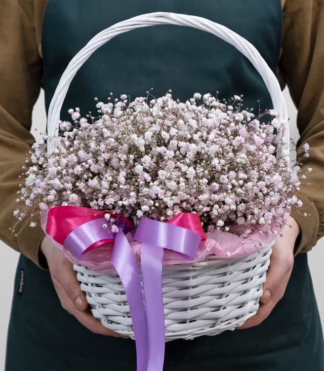 Композиция из розовых Гипсофил в корзине «Розовые облака» с доставкой по Москве Композиция из розовых Гипсофил в корзине «Розовые облака» с доставкой по Москве