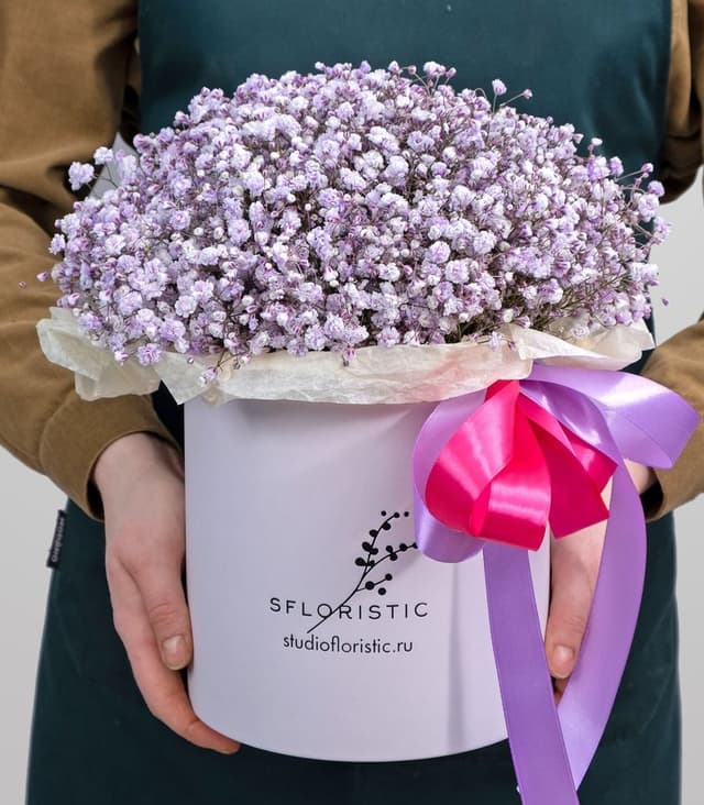 Композиция из Гипсофилы в шляпной коробке «Лавандовое поле» Композиция из Гипсофилы в шляпной коробке «Лавандовое поле»