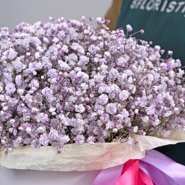 Композиция из Гипсофилы в шляпной коробке «Лавандовое поле» Композиция из Гипсофилы в шляпной коробке «Лавандовое поле»