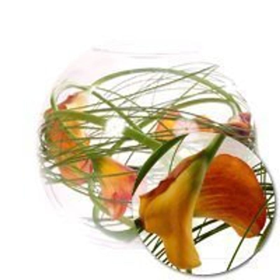 Композиция из Калл «Оранжевые Каллы в стеклянном шаре»