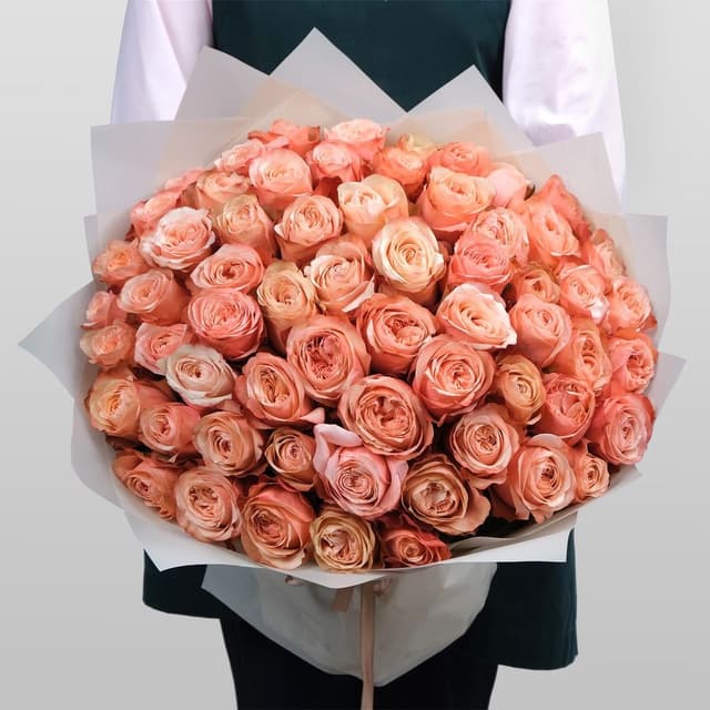 Букет из 75 шт роз Кахала «Шампань» Букет из 75 шт роз Кахала «Шампань»