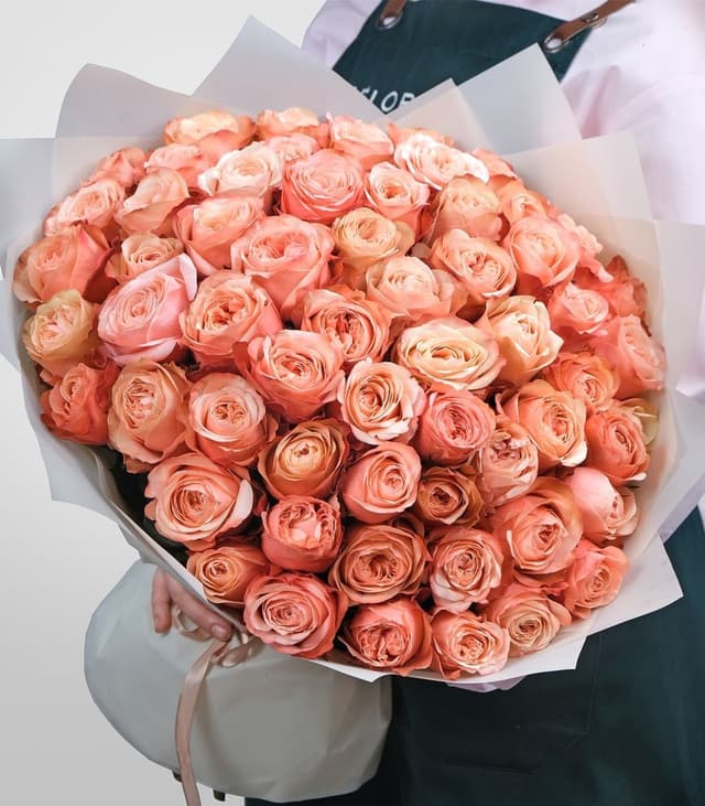 Букет из 75 шт роз Кахала «Шампань» Букет из 75 шт роз Кахала «Шампань»