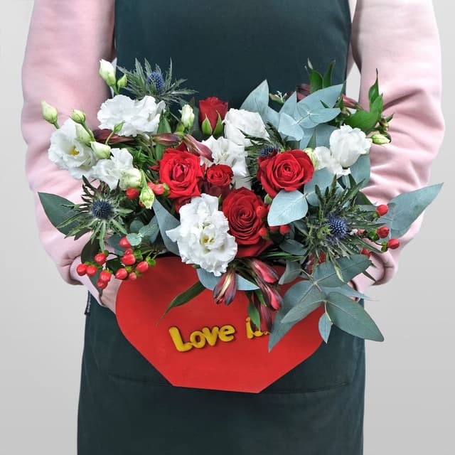 Композиция из Роз и Альстромерии в ящике «Любовь с первого взгляда» Композиция из Роз и Альстромерии в ящике «Любовь с первого взгляда»