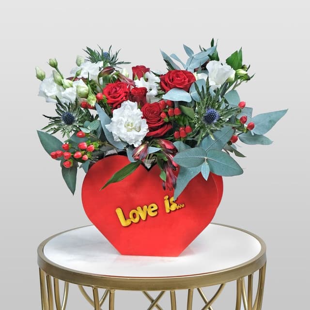 Композиция из Роз и Альстромерии в ящике «Любовь с первого взгляда» Композиция из Роз и Альстромерии в ящике «Любовь с первого взгляда»