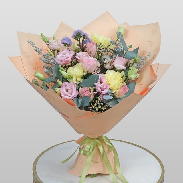 Букет из Роз и Диантуса «Love Story» Букет из Роз и Диантуса «Love Story»