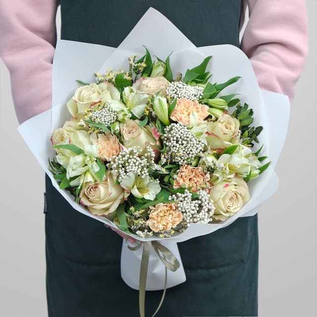 Букет из Роз и Альстромерии «Прелестной» Букет из Роз и Альстромерии «Прелестной»