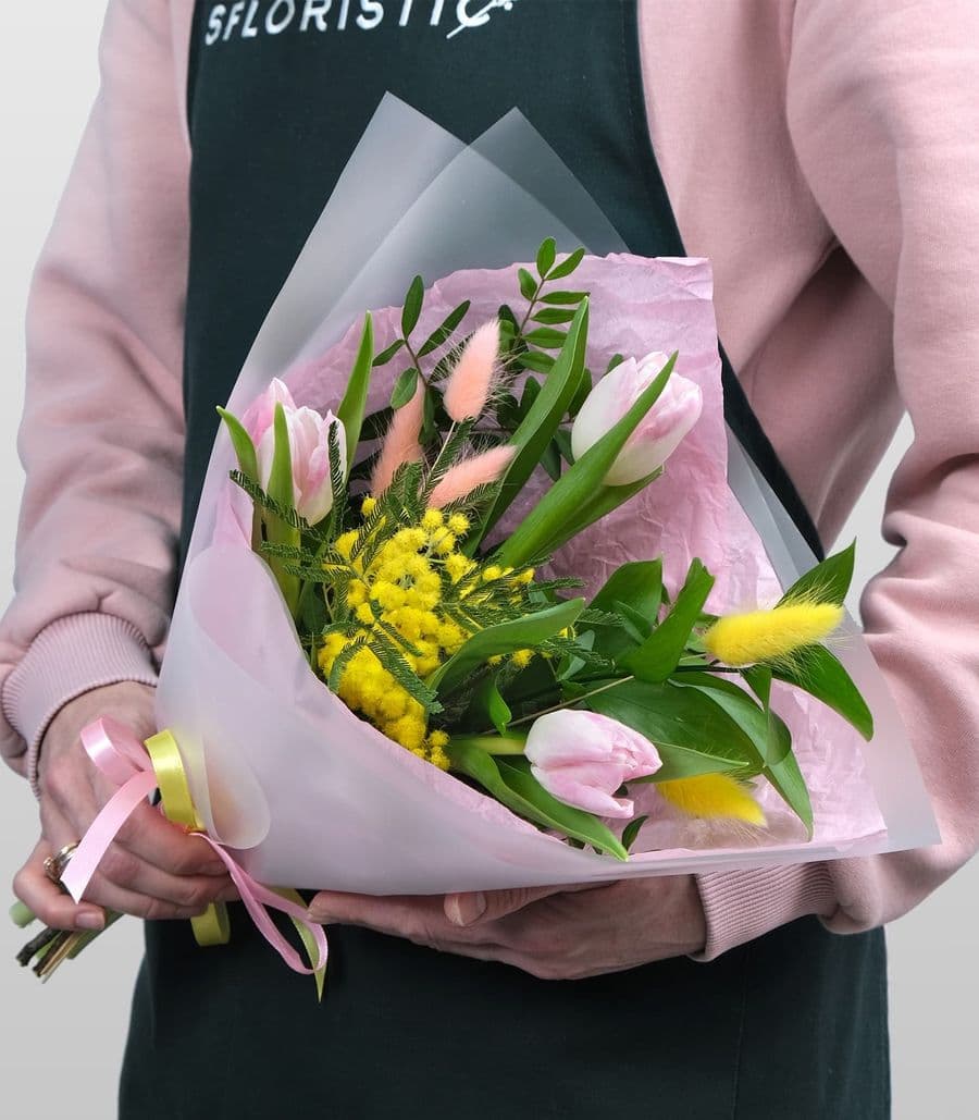 Букет из Тюльпана и Лагуруса «Зажигательной»