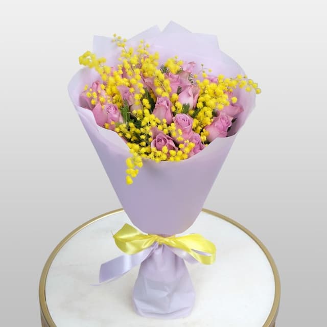 Букет из Роз и Мимозы «Цветущей» Букет из Роз и Мимозы «Цветущей»