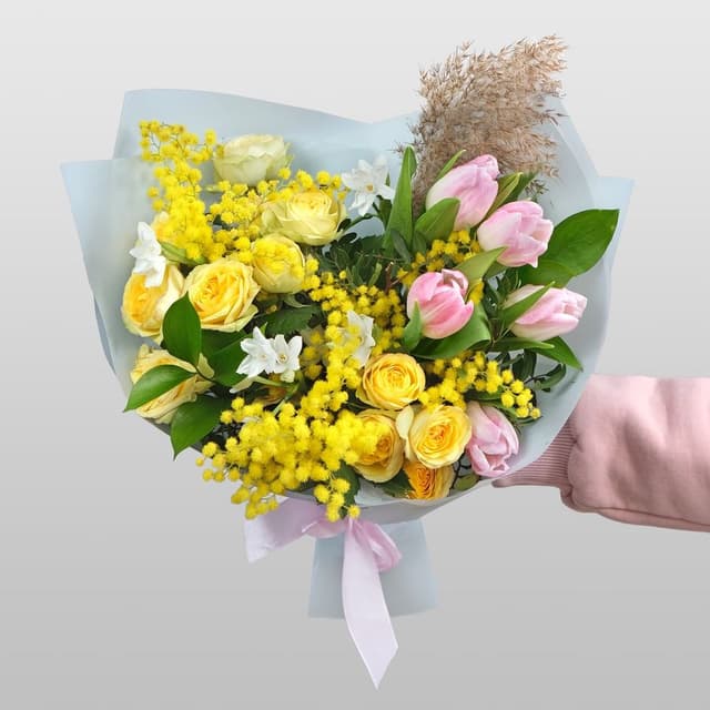 Букет из Тюльпанов, Кустовой Розы и Нарцисса «Любвиобильной» Букет из Тюльпанов, Кустовой Розы и Нарцисса «Любвиобильной»