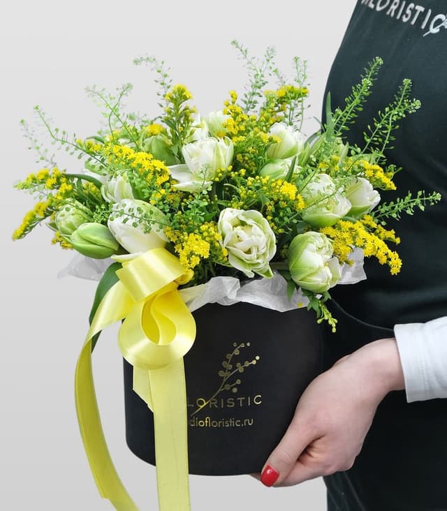 Букет из пионовидных Тюльпанов и Солидаго «Сказочная весна» Букет из пионовидных Тюльпанов и Солидаго «Сказочная весна»