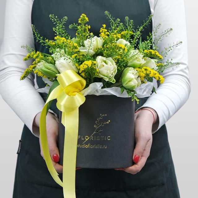 Букет из пионовидных Тюльпанов и Солидаго «Сказочная весна» Букет из пионовидных Тюльпанов и Солидаго «Сказочная весна»