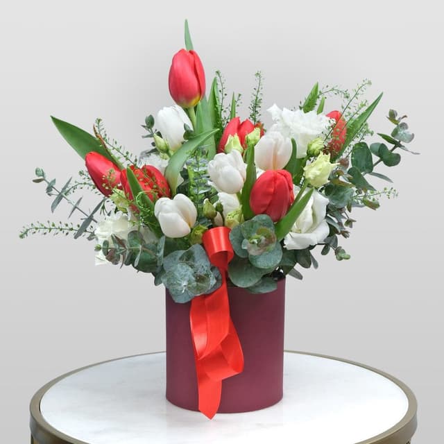 Букет их Тюльпанов и Эустомы «Совершенная любовь» Букет их Тюльпанов и Эустомы «Совершенная любовь»