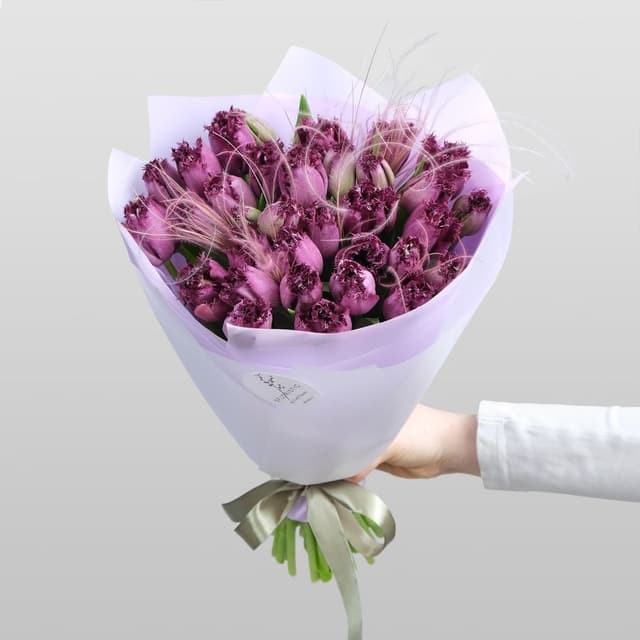 Букет из Тюльпанов 35 шт и Стифы «Преданная любовь» Букет из Тюльпанов 35 шт и Стифы «Преданная любовь»