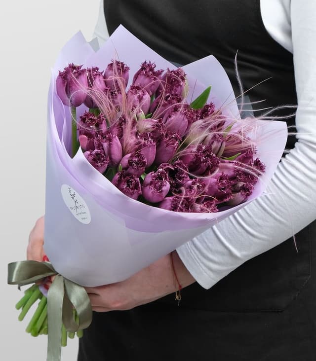 Букет из Тюльпанов 35 шт и Стифы «Преданная любовь» Букет из Тюльпанов 35 шт и Стифы «Преданная любовь»