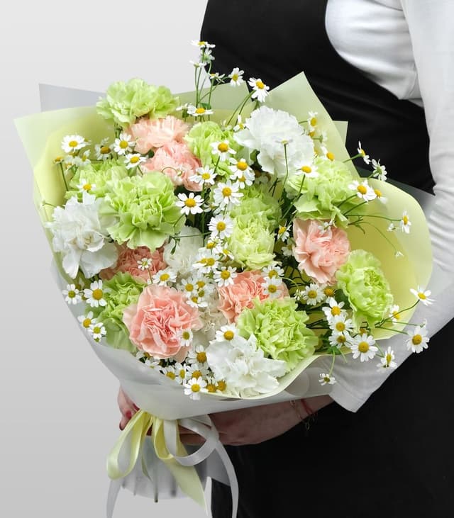 Букет из Гвоздик и Матрикарии «Ранняя Весна» Букет из Гвоздик и Матрикарии «Ранняя Весна»