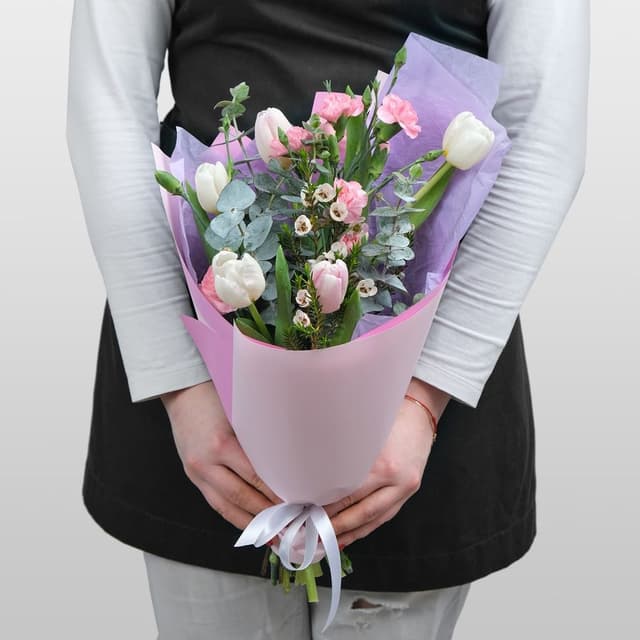 Букет из Кустовой гвоздики и Тюльпана «Розовая мечта» Букет из Кустовой гвоздики и Тюльпана «Розовая мечта»