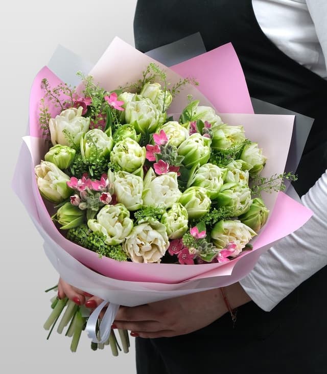 Букет из Пионовидных Тюльпанов и Оксипеталума «Белоснежная Весна» Букет из Пионовидных Тюльпанов и Оксипеталума «Белоснежная Весна»