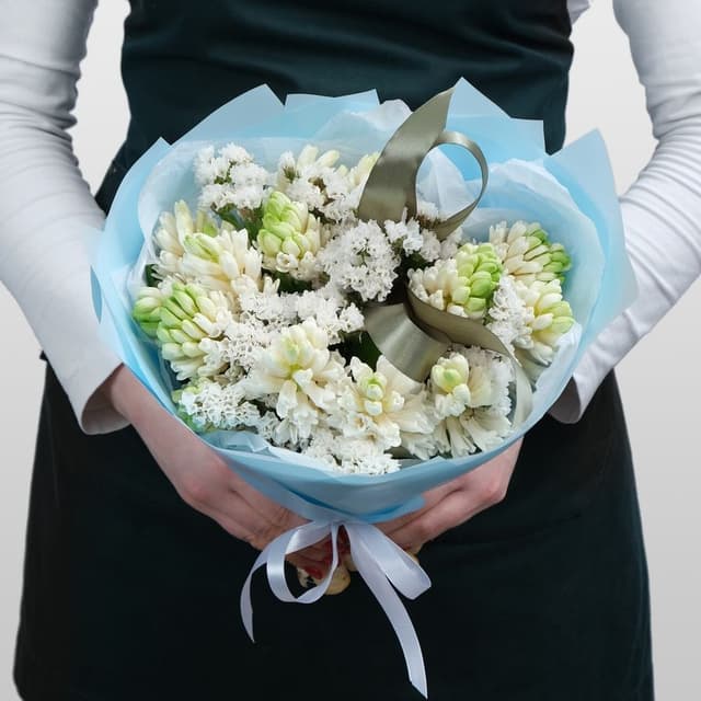 Букет из Гиацинтов и Статицы «Нежные Кружева» Букет из Гиацинтов и Статицы «Нежные Кружева»