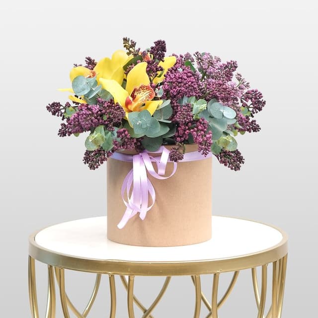 Букет из Сирени и Орхидеи «Уникальной» Букет из Сирени и Орхидеи «Уникальной»