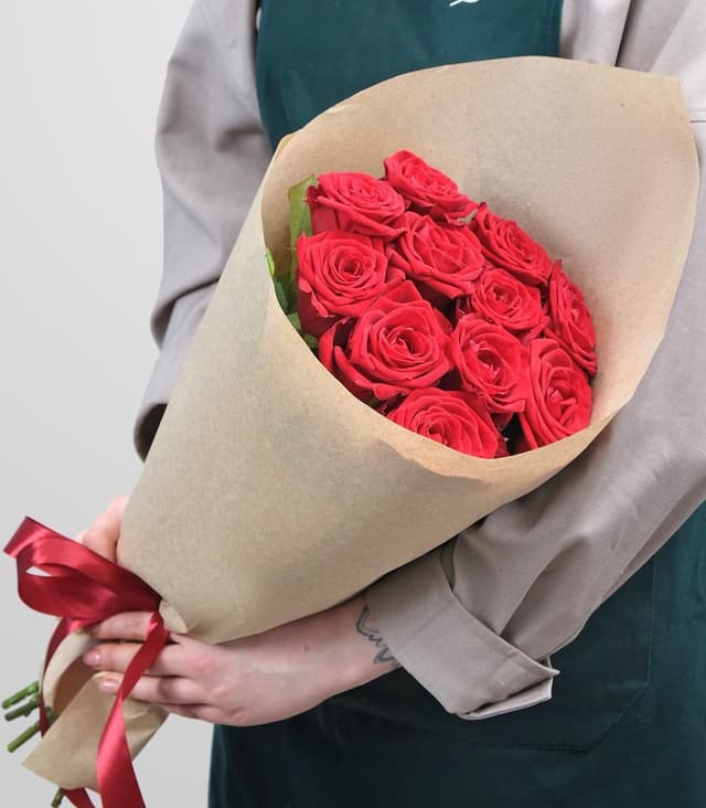 Букет красных Роз 11 шт 60 см «Манящей» Букет красных Роз 11 шт 60 см «Манящей»