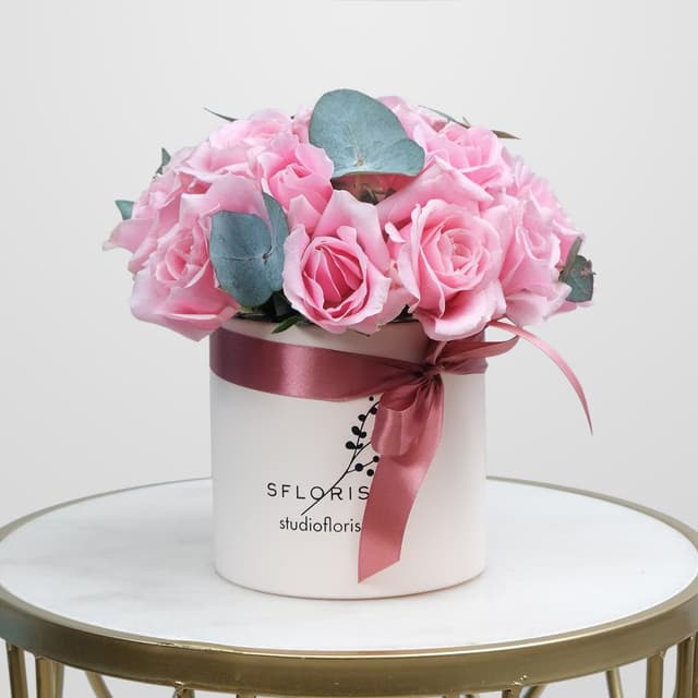 Композиция из 15 Роз с эвкалиптом «Розовое наслаждение» Композиция из 15 Роз с эвкалиптом «Розовое наслаждение»