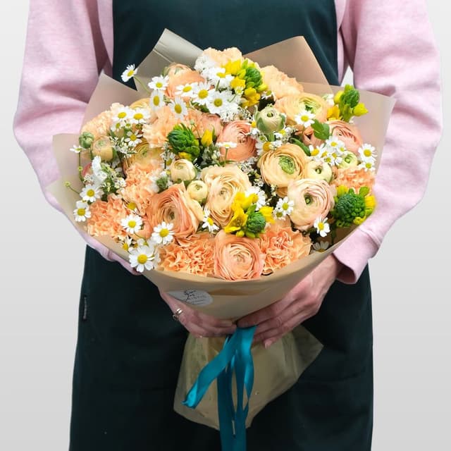 Букет из Ранункулюсов и Диантуса «Камилла» Букет из Ранункулюсов и Диантуса «Камилла»