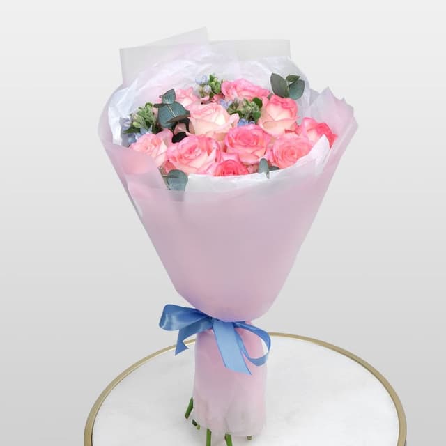 Букет из Роз Джумилия и Оксипеталума «Афина» Букет из Роз Джумилия и Оксипеталума «Афина»