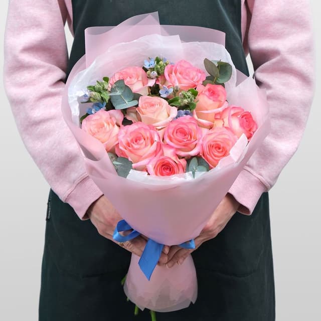 Букет из Роз Джумилия и Оксипеталума «Афина» Букет из Роз Джумилия и Оксипеталума «Афина»