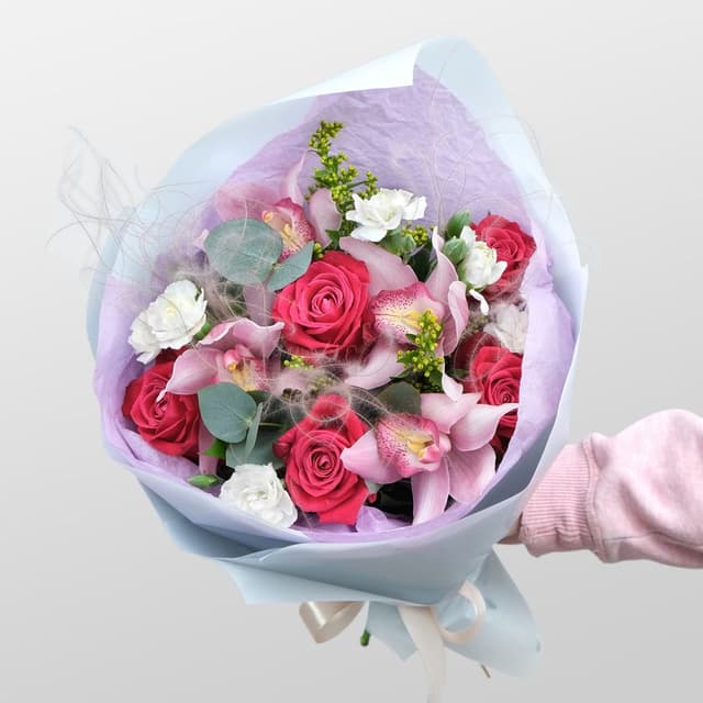 Букет из Роз, Орхидеи и Гвоздики «Шангри Ла» Букет из Роз, Орхидеи и Гвоздики «Шангри Ла»