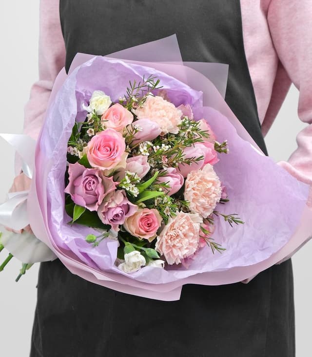 Букет из Роз, Гвоздики и Тюльпана «Мелодия любви» Букет из Роз, Гвоздики и Тюльпана «Мелодия любви»