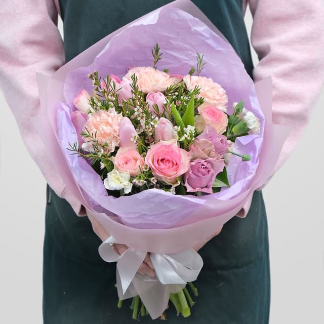 Букет из Роз, Гвоздики и Тюльпана «Мелодия любви» Букет из Роз, Гвоздики и Тюльпана «Мелодия любви»