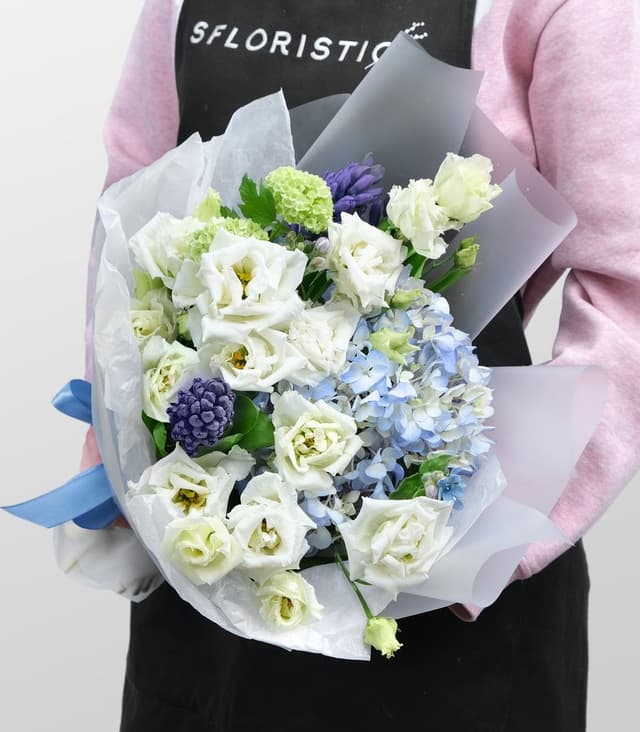 Букет из Гортензии, Эустомы, Гиацинта «Мелодия чувств» Букет из Гортензии, Эустомы, Гиацинта «Мелодия чувств»